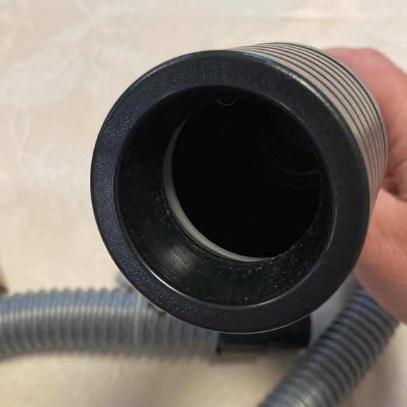 Penn-Plax VacGroom Pet Grooming and Shedding Vacuum - Picture 3 of 5